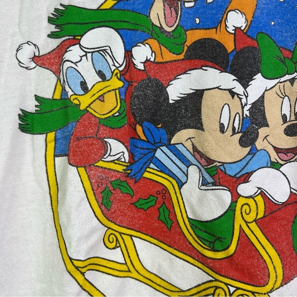 Vintage Disney Mickey Mouse & Friends Christmas Sleigh T Shirt White Size Medium - Picture 6 of 7
